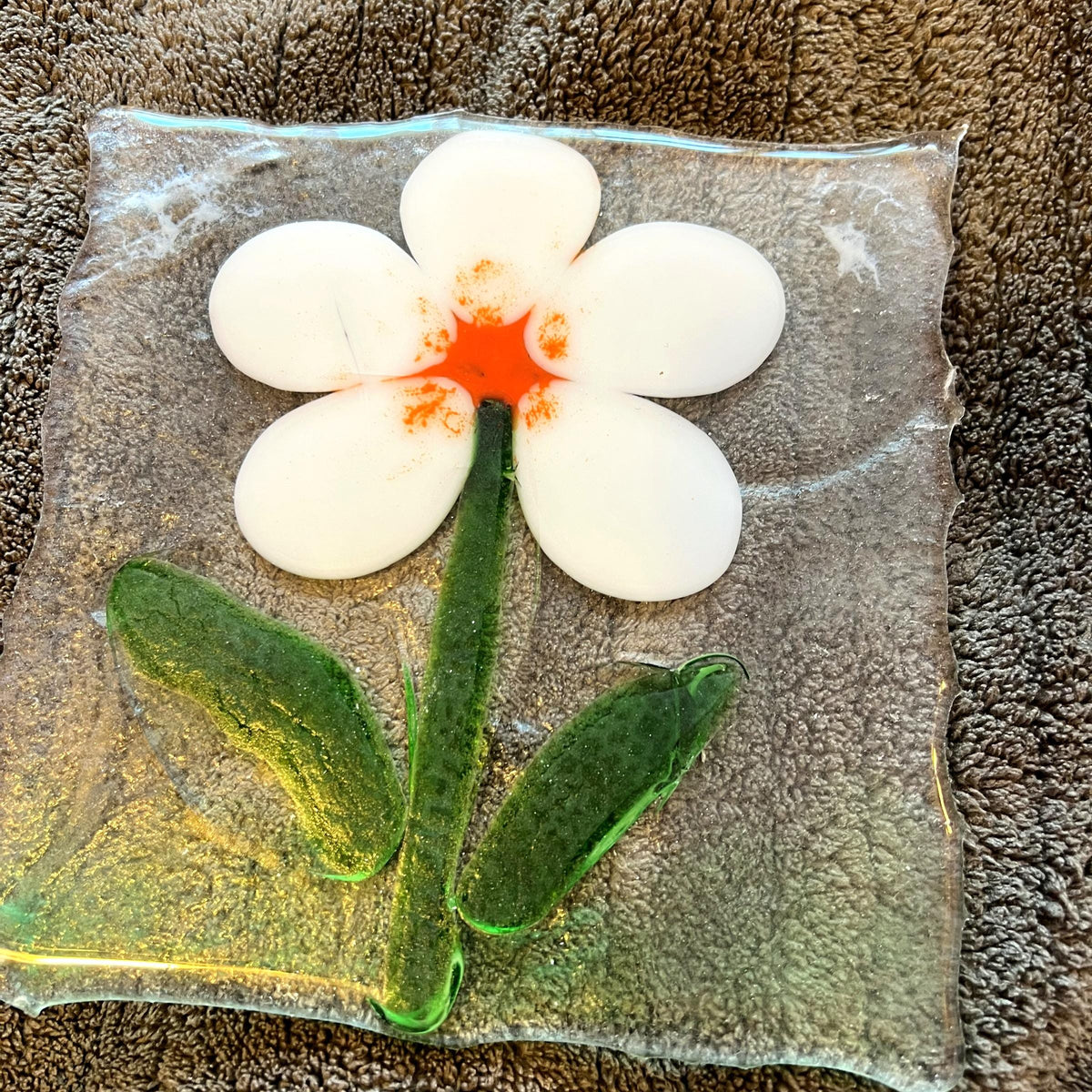 White Daisy Fused Glass Panel, Handmade Floral Glass Art, Small Flower Suncatcher Decor